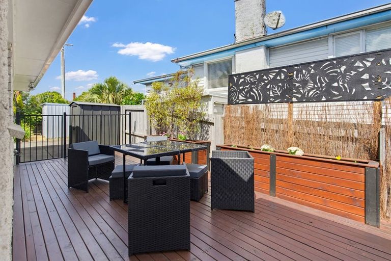 Photo of property in 1 Pleasant Road, Glen Eden, Auckland, 0602