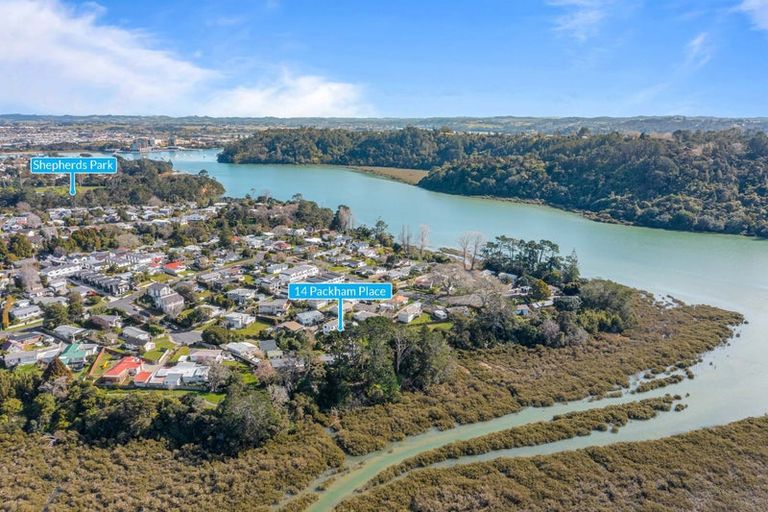 Photo of property in 14 Packham Place, Beach Haven, Auckland, 0626