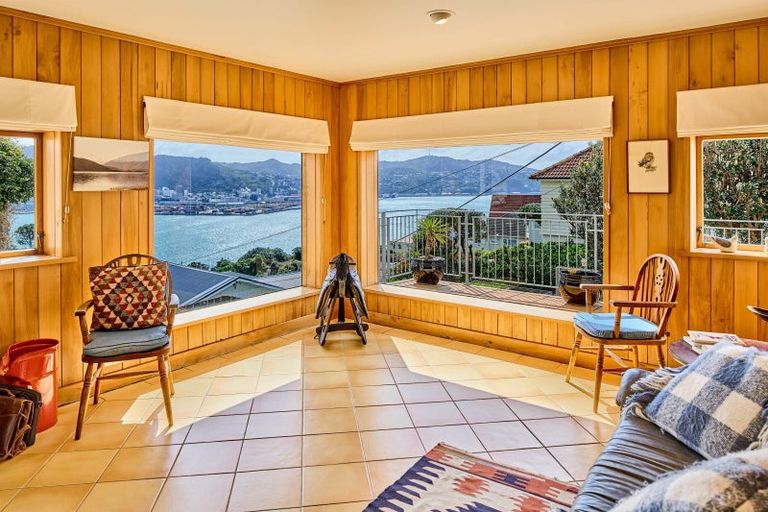 Photo of property in 76 The Crescent, Roseneath, Wellington, 6011