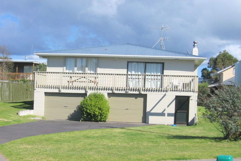Photo of property in 711 Ocean Road, Whangamata, 3620