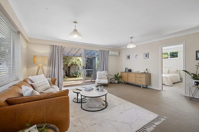 Photo of property in 10 Shortland Street, Lower Vogeltown, New Plymouth, 4310