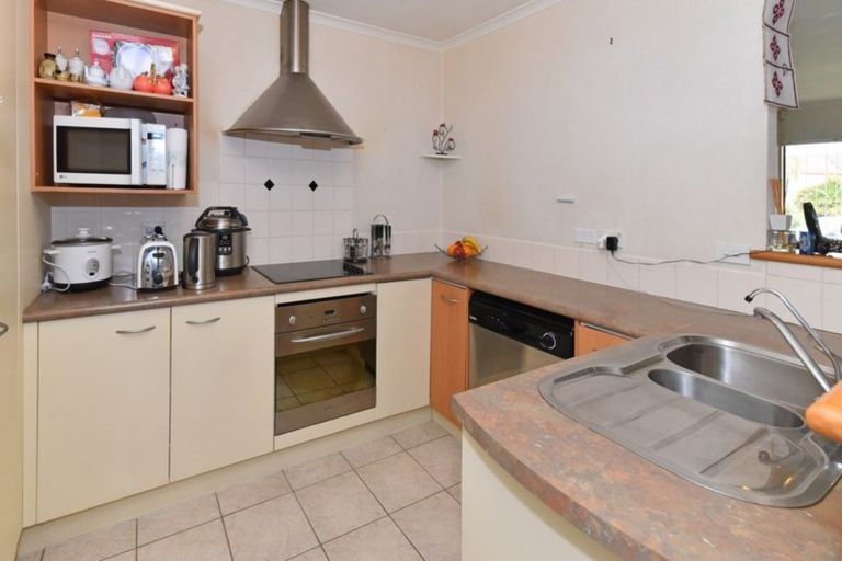 Photo of property in 48 Foxlaw Street, Randwick Park, Auckland, 2105