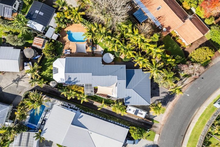 Photo of property in 32 The Circle, Manly, Whangaparaoa, 0930