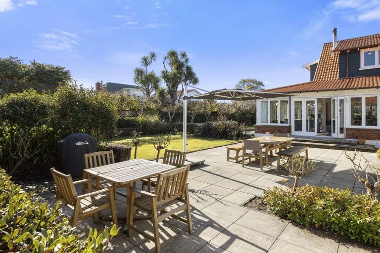 Photo of property in 370 Bay View Road, Saint Clair, Dunedin, 9012