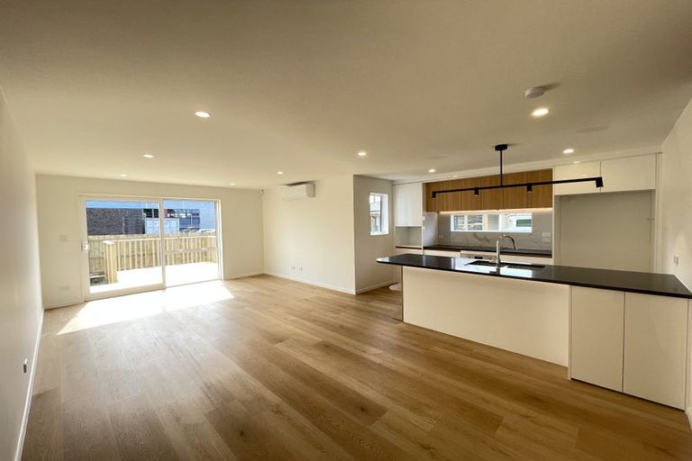 Photo of property in 20d Edwards Avenue, Henderson, Auckland, 0610