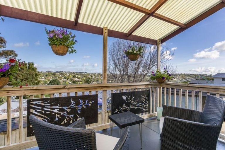 Photo of property in 1/35 Arran Road, Browns Bay, Auckland, 0630