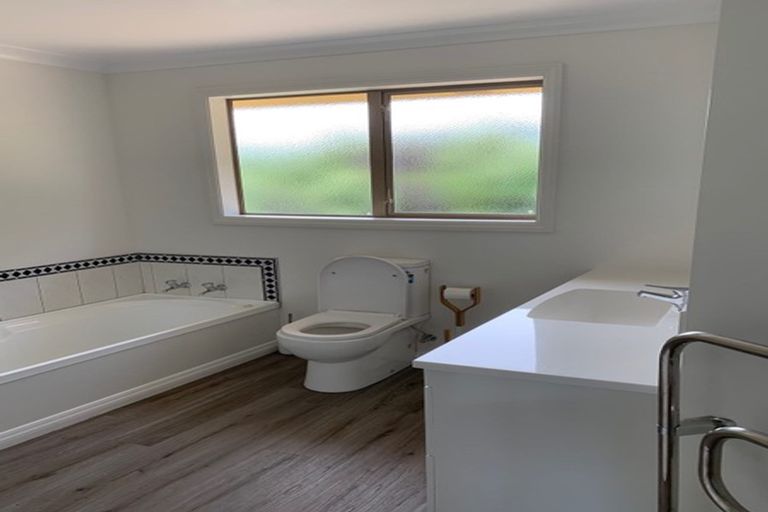 Photo of property in 4 Observatory Terrace, Britannia Heights, Nelson, 7010