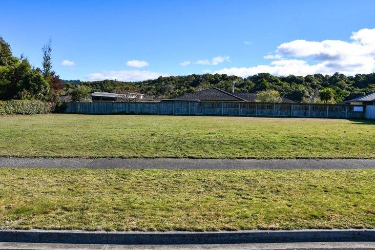 Photo of property in 68 Montgomery Crescent, Kinloch, Taupo, 3377