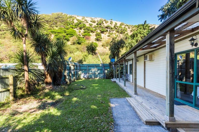 Photo of property in 76 Tilley Road, Paekakariki, 5034