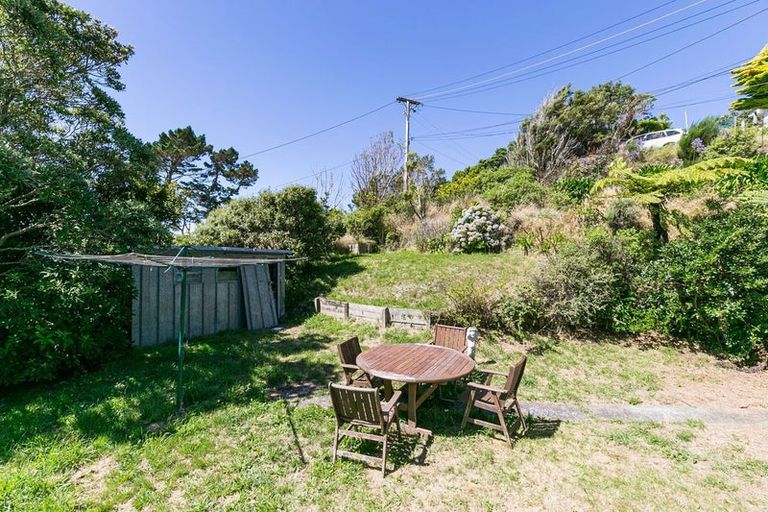 Photo of property in 81b Black Rock Road, Newlands, Wellington, 6037