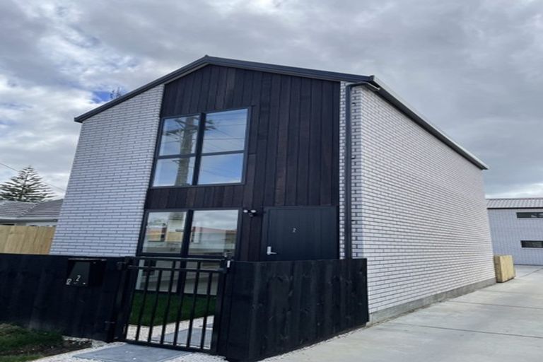 Photo of property in 1/12 Enderby Drive, Te Atatu Peninsula, Auckland, 0610