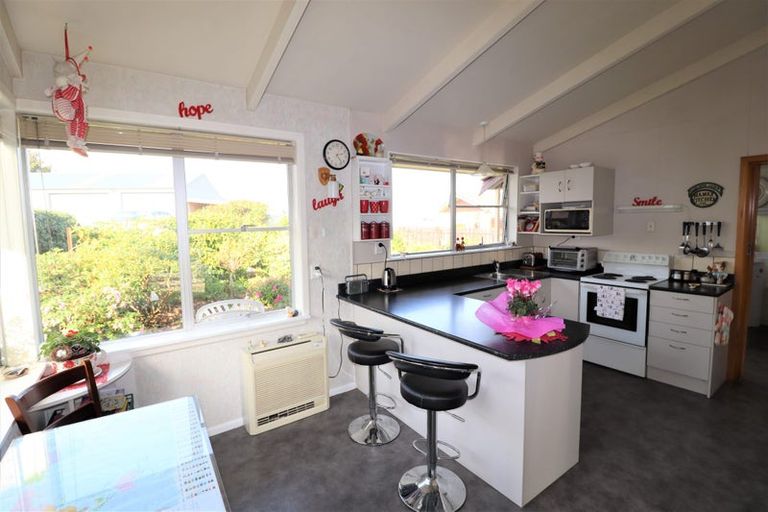Photo of property in 3 Stuart Street, Holmes Hill, Oamaru, 9401