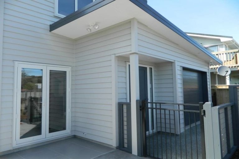 Photo of property in 14 Lambley Road, Titahi Bay, Porirua, 5022