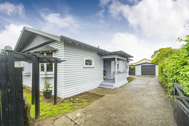 Photo of property in 27 Lyndhurst Street, Takaro, Palmerston North, 4412