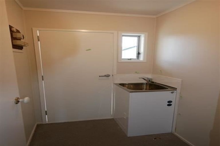 Photo of property in 1/10 Gloaming Place, Conifer Grove, Takanini, 2112