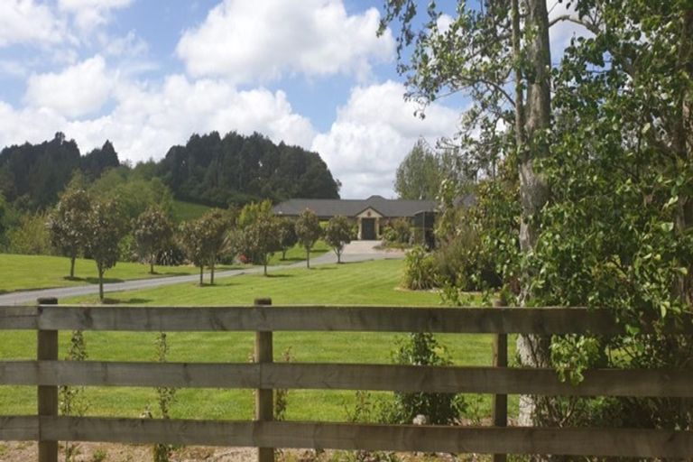 Photo of property in 139 Dunn Road, Ararimu, Drury, 2579