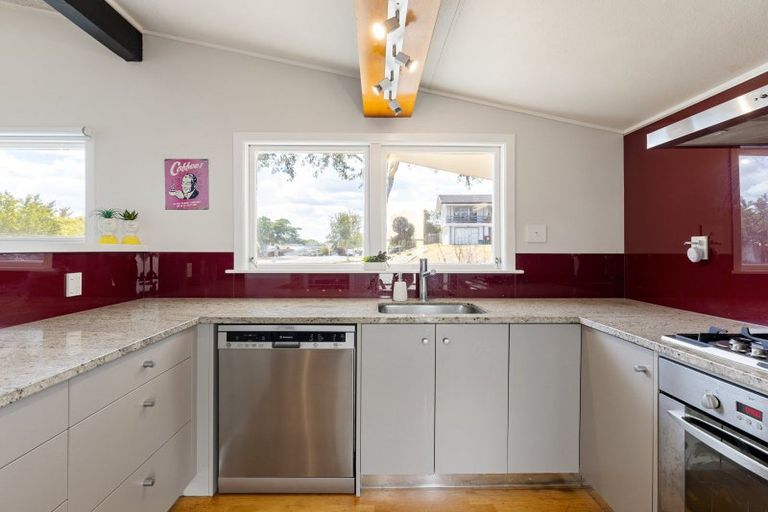 Photo of property in 77 Pohutukawa Drive, Pukete, Hamilton, 3200