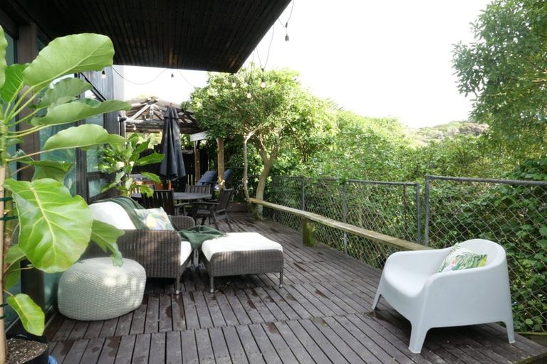 Photo of property in 4 Pa Road, Pukerua Bay, 5026