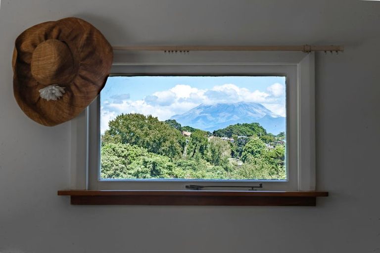 Photo of property in 3d Wallace Place, Westown, New Plymouth, 4310