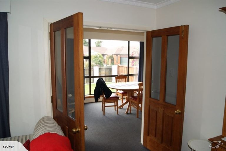 Photo of property in 15 Talltree Avenue, Avonhead, Christchurch, 8042