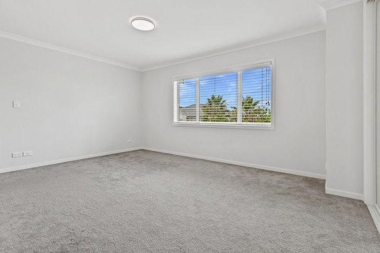 Photo of property in 29 Landmark Terrace, Orewa, 0931