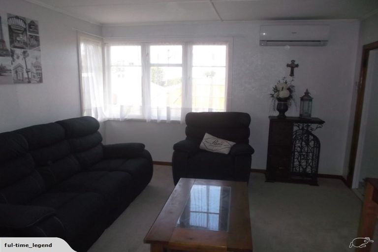 Photo of property in 21 Rira Street, Marton, 4710