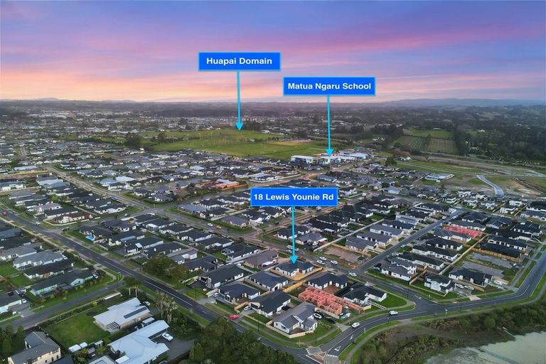 Photo of property in 18 Lewis Younie Road, Kumeu, 0810