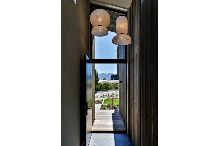 Photo of property in 14 Kirimoko Crescent, Wanaka, 9305