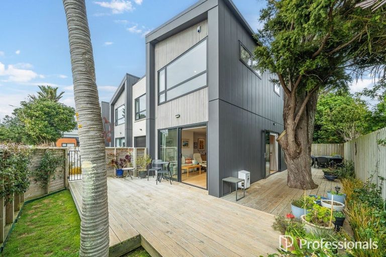 Photo of property in 1d Wai-iti Crescent, Woburn, Lower Hutt, 5010