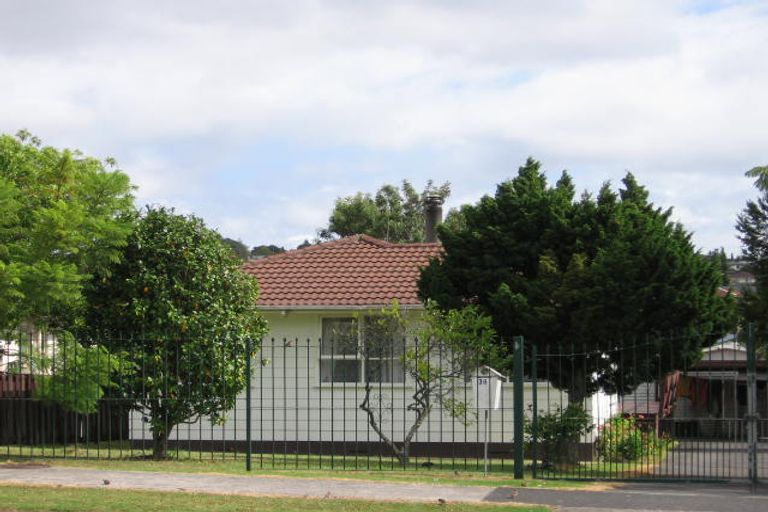 Photo of property in 38 Sabulite Road, Kelston, Auckland, 0602