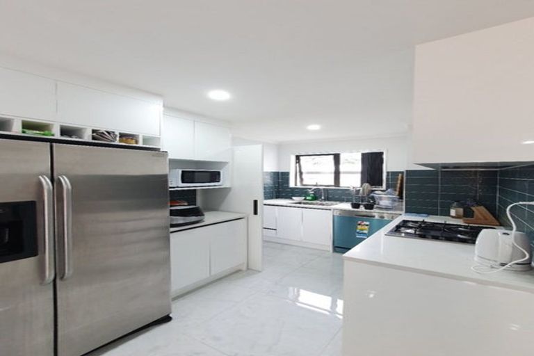 Photo of property in 425d Great South Road, Opaheke, Papakura, 2113