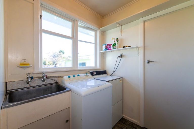 Photo of property in 15 Wycliffe Street, Onekawa, Napier, 4110