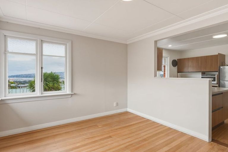 Photo of property in 122 Easther Crescent, Kew, Dunedin, 9012