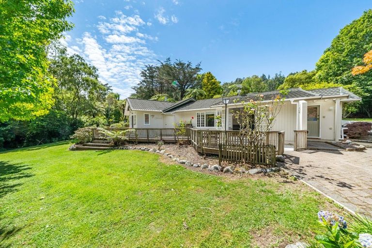 Photo of property in 23 Crest Road, Akatarawa, Upper Hutt, 5372