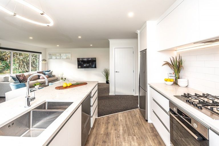 Photo of property in 33 Golf Vue Place, Castlecliff, Whanganui, 4501