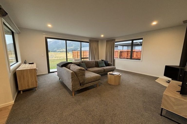 Photo of property in 8 Dunn Street, Lake Hawea, 9382