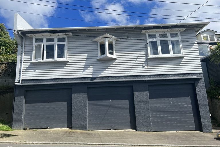 Photo of property in 24 Myrtle Crescent, Mount Cook, Wellington, 6021