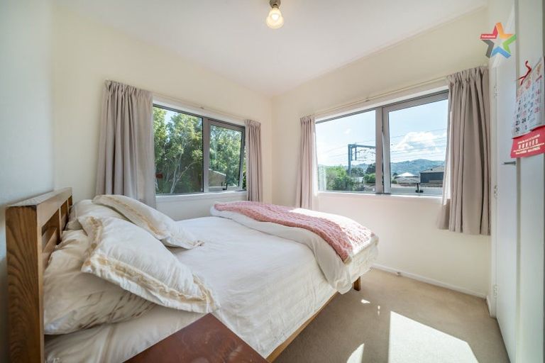 Photo of property in 71n Randwick Crescent, Moera, Lower Hutt, 5010