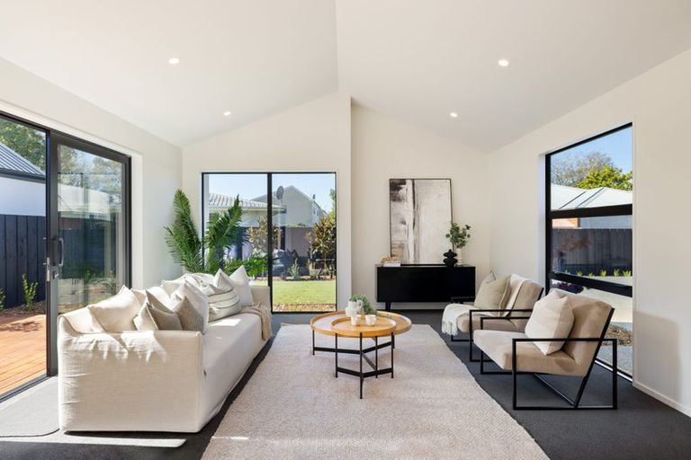 Photo of property in 120 Aorangi Road, Bryndwr, Christchurch, 8053