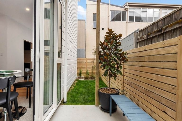 Photo of property in 14/30 Pirie Street, Mount Victoria, Wellington, 6011