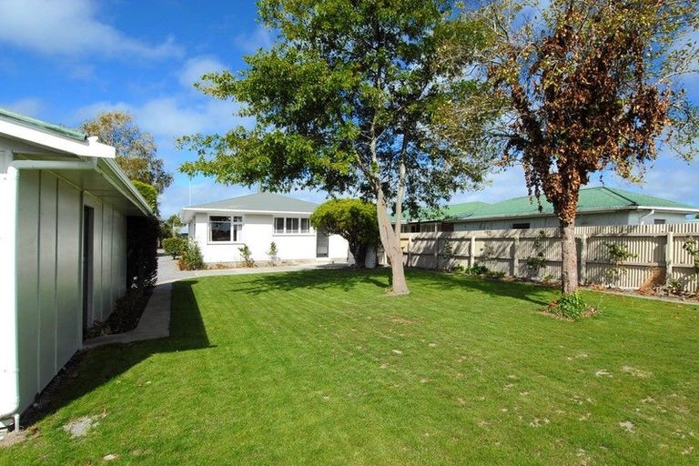 Photo of property in 625 Main North Road, Belfast, Christchurch, 8051