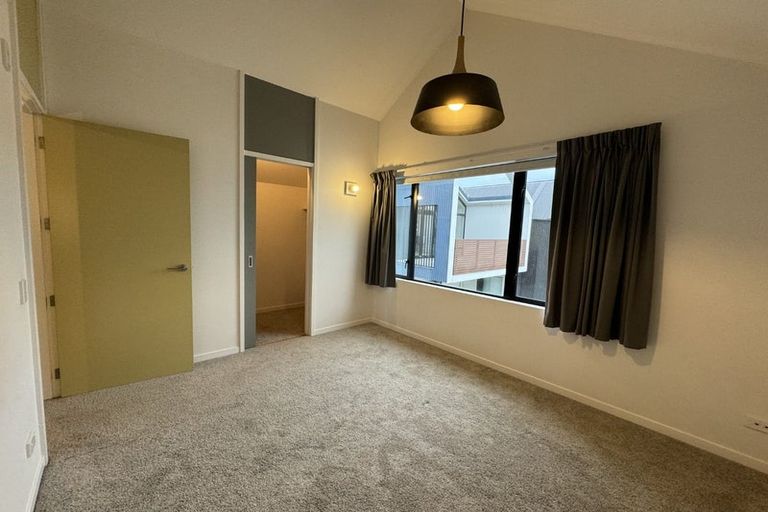 Photo of property in 76 Brougham Street, Mount Victoria, Wellington, 6011