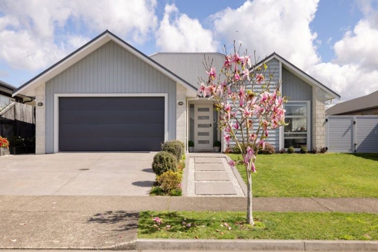 Photo of property in 93 Puhirake Crescent, Pyes Pa, Tauranga, 3112