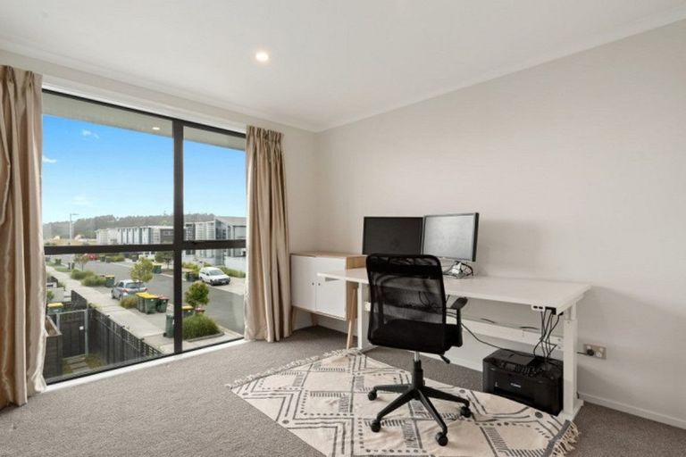 Photo of property in 14 Rangihina Road, Hobsonville, Auckland, 0616