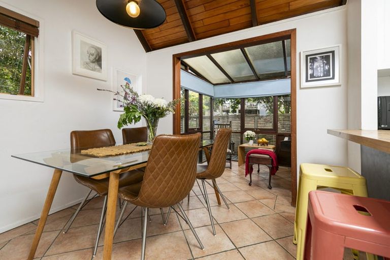 Photo of property in 2/7 Springfield Street, Forrest Hill, Auckland, 0620