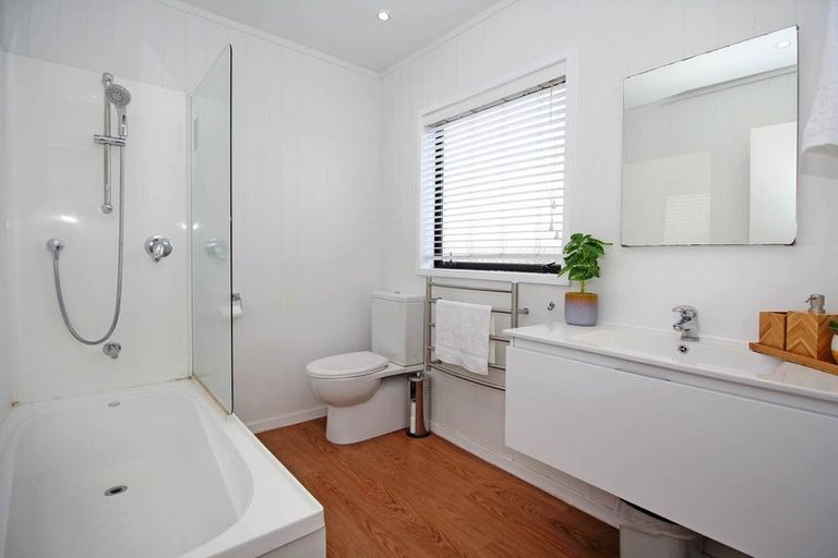 Photo of property in 10/58 Manuroa Road, Takanini, 2112