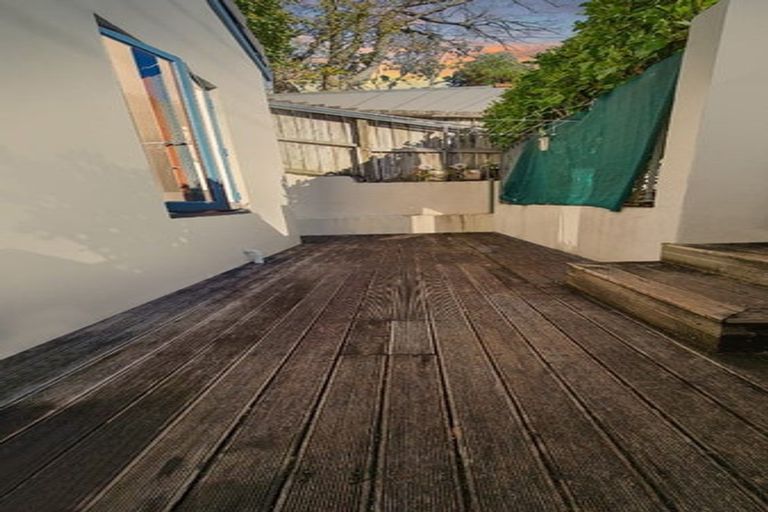 Photo of property in 7b Austin Street, Mount Victoria, Wellington, 6011