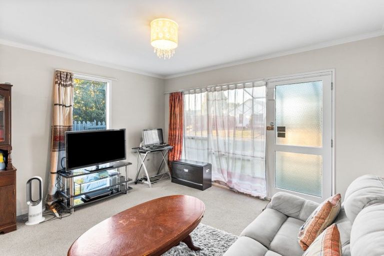 Photo of property in 1/52 Oakhampton Street, Hornby, Christchurch, 8042