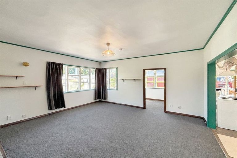 Photo of property in 13 Pannell Avenue, Wainoni, Christchurch, 8061