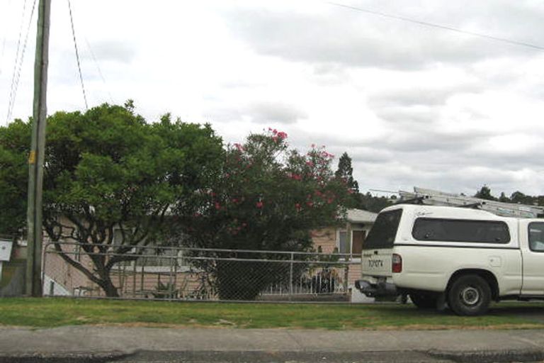 Photo of property in 16 Saffron Street, Birkdale, Auckland, 0626